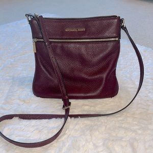 Michael Kors Bedford Flat Crossbody Bag - Burgandy